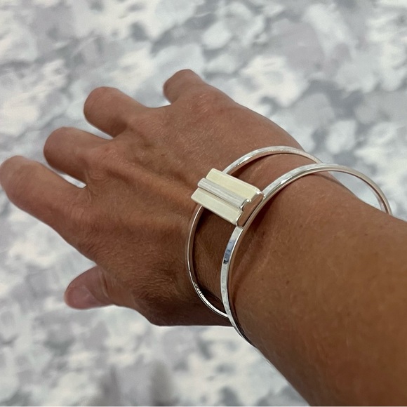 Premier Designs Jewelry Silver Faux Mother Pearl Cuff Bracelet - Picture 2 of 8